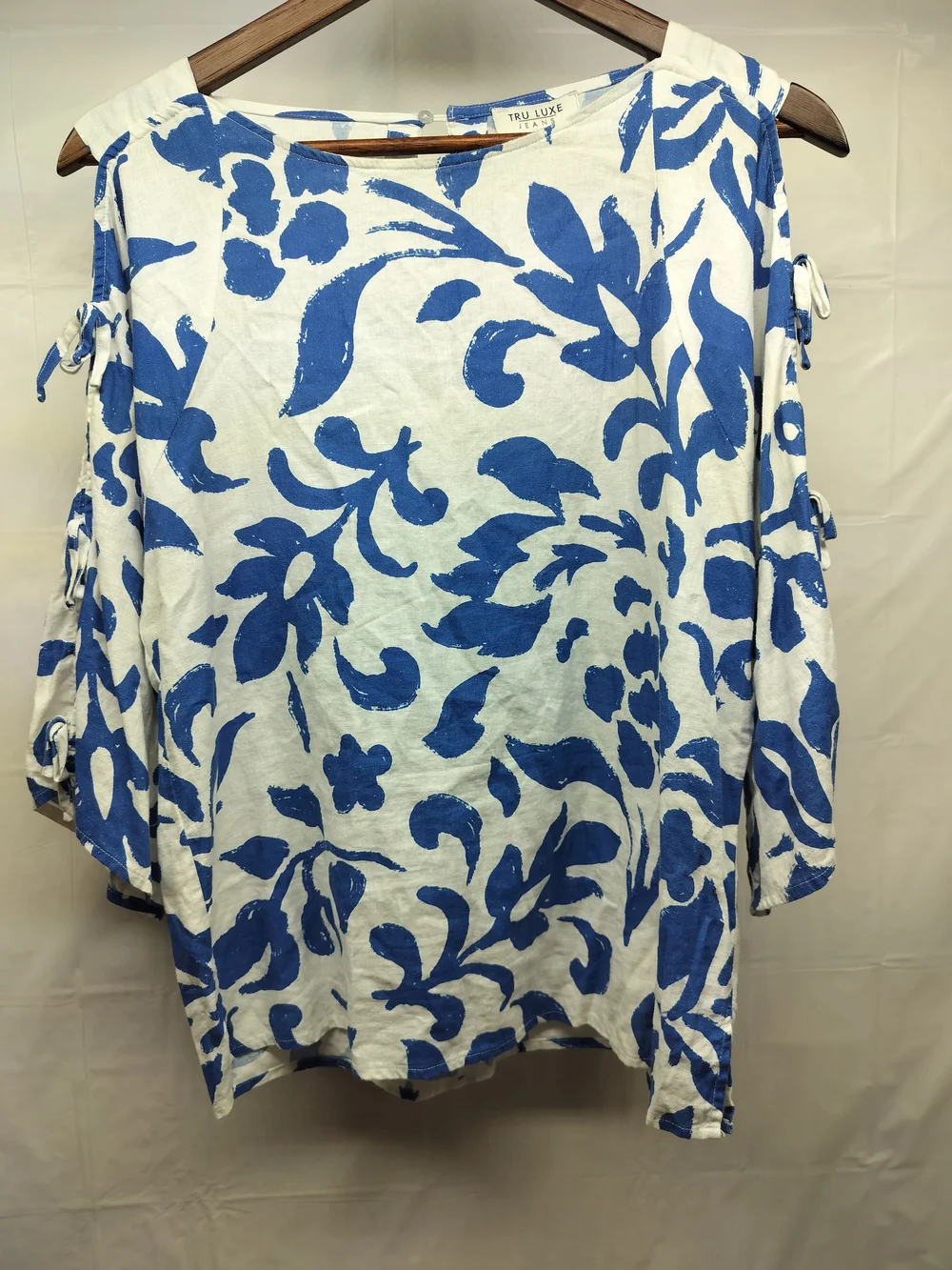 Tru Luxe Blue Floral Linen Blend Tie Sleeve Coastal Blouse - Picture 2 of 8